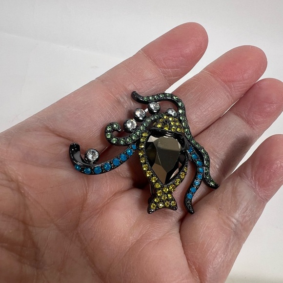 Fifth Avenue Collection Crystal Octopus Brooch with Crystal Rhinestone - Picture 4 of 12